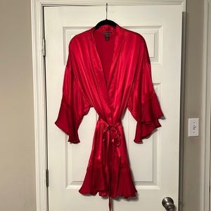 Victoria’s Secret satin and lace robe NWOT
